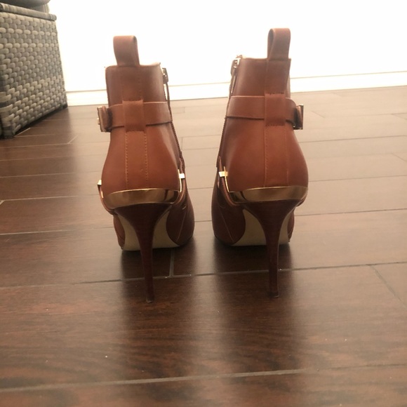 Marc Fisher Tan leather booties - Picture 4 of 5